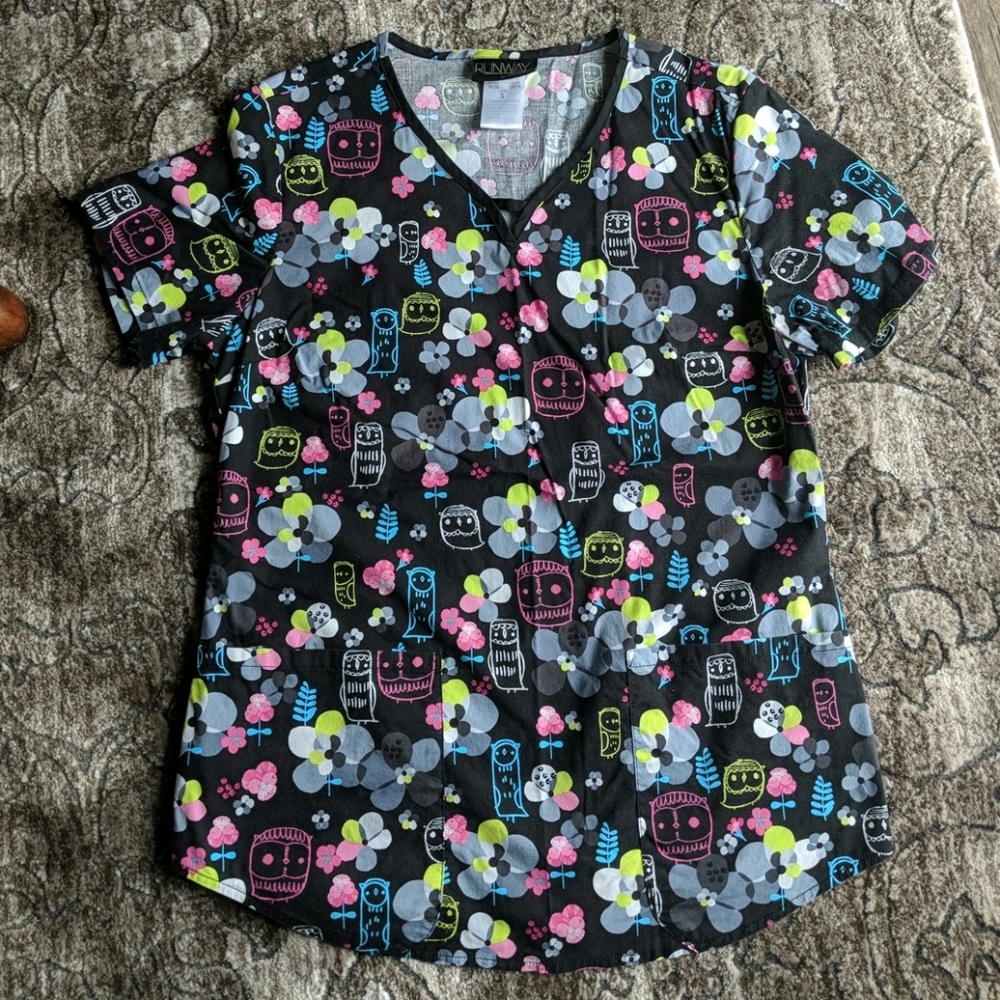 Cute small scrub top!